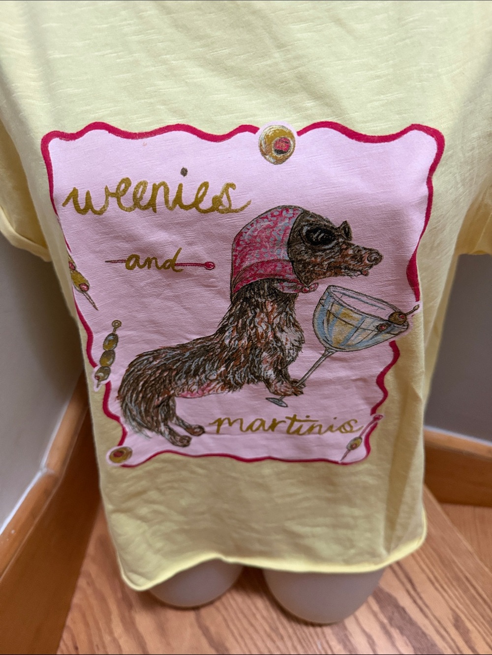 NWT Nikki Ackerman Dachshund Graphic Tee Small Yellow Weenies and Martinis Antho - Picture 5 of 9